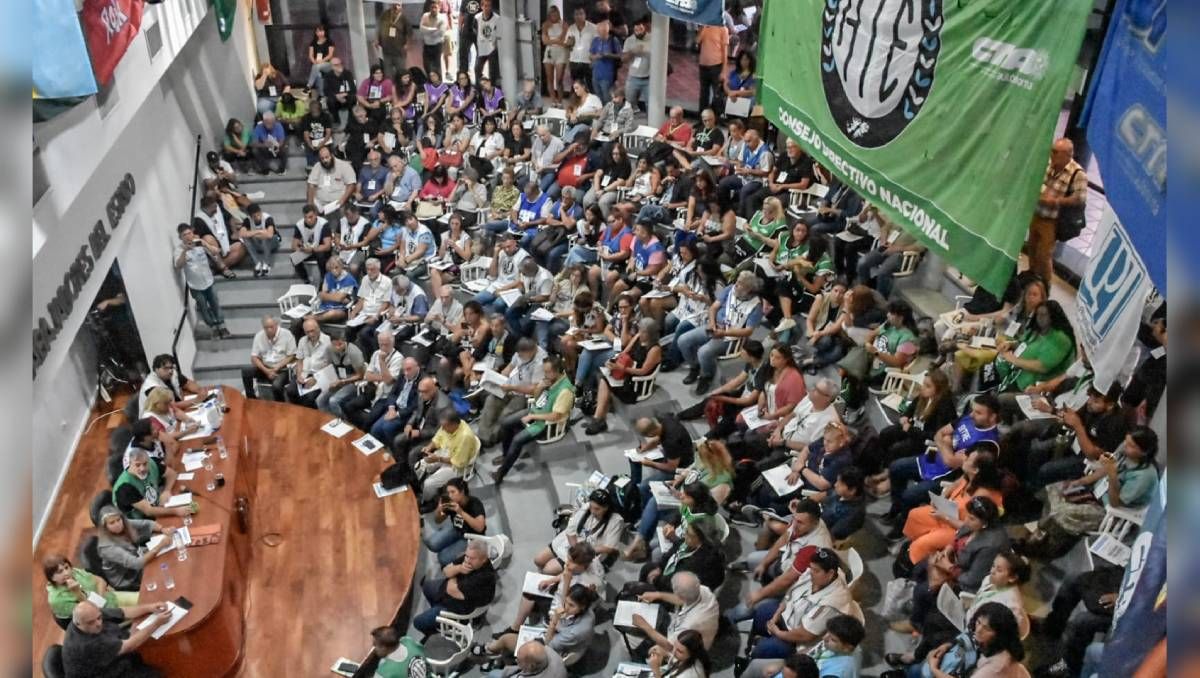 Estatales de todo el país irán a un paro general en la última semana de febrero