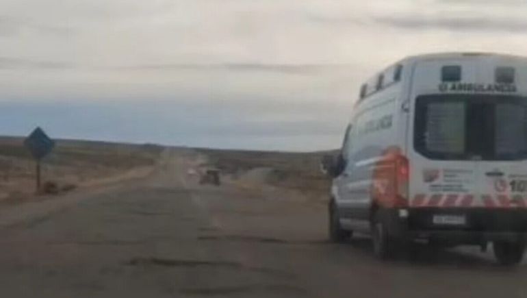 El video de una ambulancia en la Ruta 40 destruida. | LM Neuquen El video de una ambulancia en la Ruta 40 destruida.