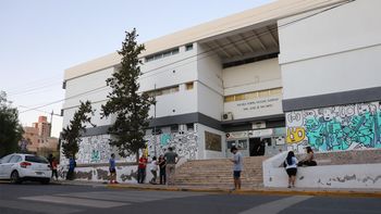 Incendio en el techo del Colegio San Martín: qué pasó