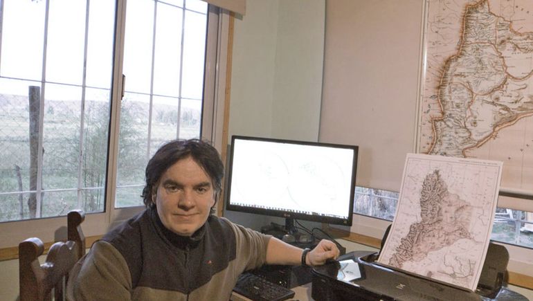 Conocé al neuquino que es el señor de los mapas