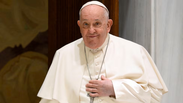 Qué es la apoplejía cerebral, la causa de la muerte del papa Francisco