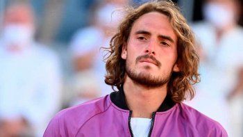 Tsitsipas roland garros.jpg