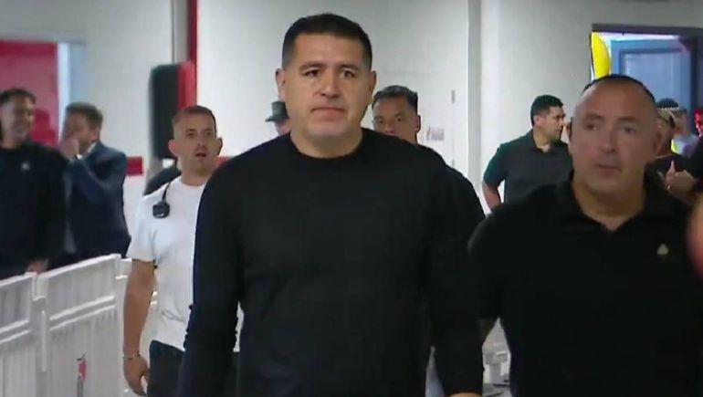 El festejo de Juan Román Riquelme en el vestuario del Monumental tras la victoria de Boca en el Superclásico