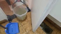 Desastre en el centro de Río Gallegos: colapsaron las cloacas y el agua servida inundó los negocios. Desastre en el centro de Río Gallegos: colapsaron las cloacas y el agua servida inundó los negocios.