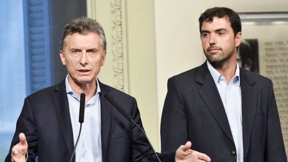 Mauricio Macri, ayer, junto al titular de la Anses, Emilio Basavilbaso.