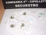 La droga encontrada por policías de la Comisaría 4ta dentro del acondicionador de cabello. 