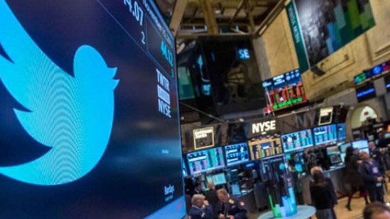 Los dueños de Twitter están dispuestos a vender la compañía y dicen que están especulando para lograr la mejor oferta antes de fin de año.