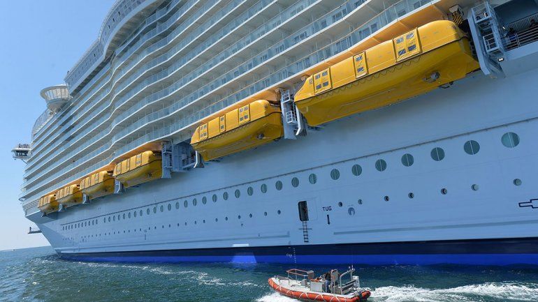 Un chico se mató al caerse del balcón de un crucero