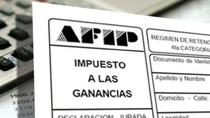Las nuevas escalas del Impuesto a las Ganancias y del Monotributo comenzarán a regir desde enero y febrero. Las nuevas escalas del Impuesto a las Ganancias y del Monotributo comenzarán a regir desde enero y febrero.