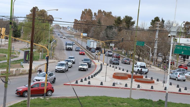 El histórico plan de asfalto y puentes en altura que anunció Figueroa para Neuquén: dónde estarán ubicados