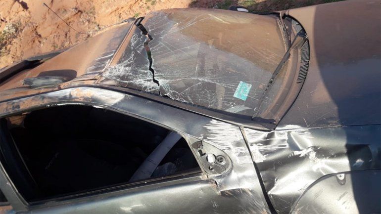 Perdió el control y volcó: una mujer y su hija resultaron heridas