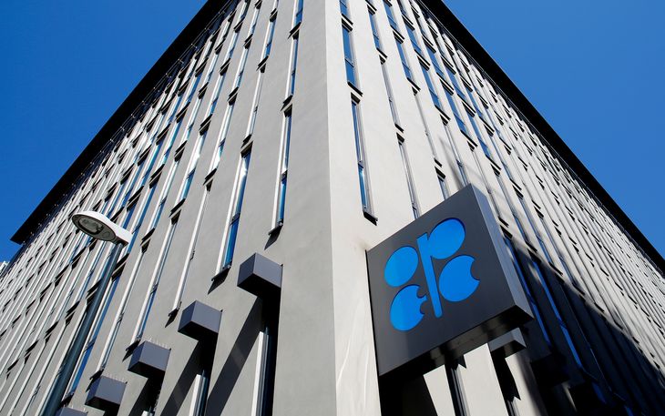 FOTO DE ARCHIVO. El logo de la Organización de Países Exportadores de Petróleo (OPEP) se ve afuera de su sede en Viena