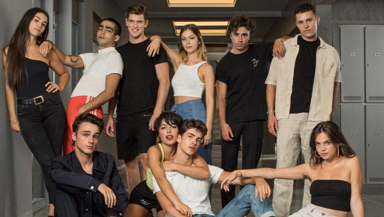 Carla Díaz y el elenco de la nueva temporada de Élite.