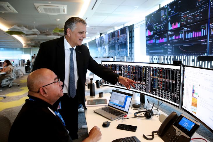 YPF inauguró la sala Real Time Intelligence Center en su torre de Puerto Madero. YPF inauguró la sala Real Time Intelligence Center en su torre de Puerto Madero.