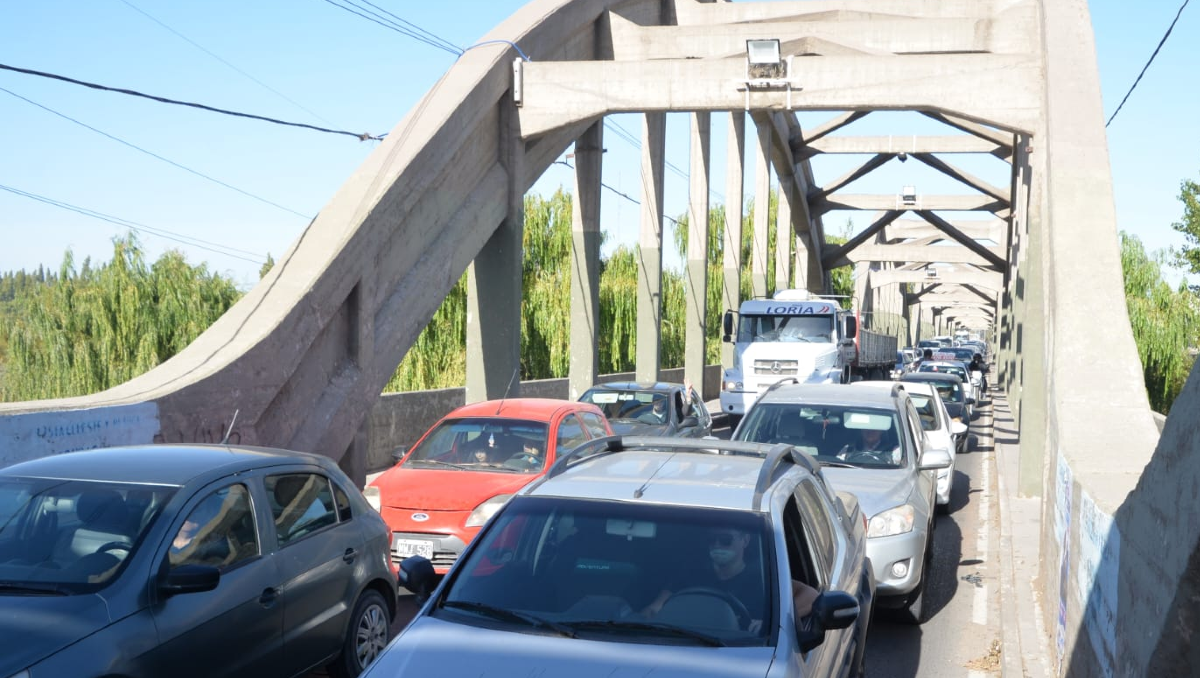 Puentes carreteros: demoras por concentración y volanteada de Unter