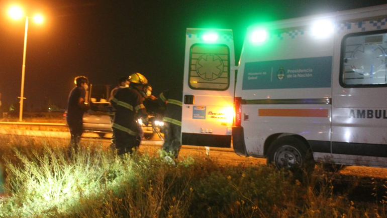 Volvían de Mari Menuco y volcaron: hay un muerto y cuatro heridos