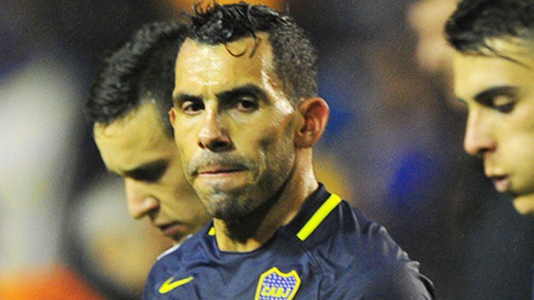 La frustración del Apache tras la eliminación de la Copa. Ahora suena para reemplazar a Higuaín en el Napoli. ¿Se queda?