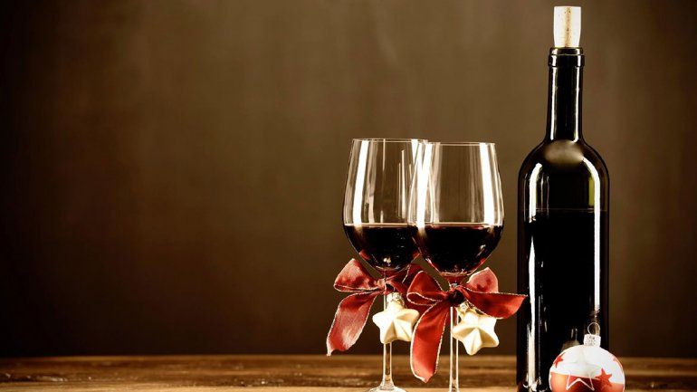 10 buenos tintos de hasta $300 para vestir la mesa de Navidad