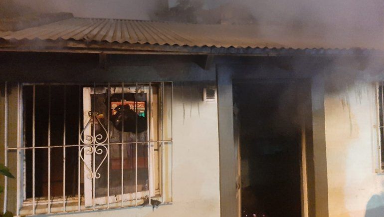 Se le destruyó la casa por un incendio y todavía no se enteró