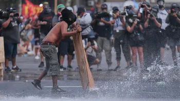 El Gobierno analiza nuevas medidas de control para las manifestaciones tras los disturbios frente al Congreso. El Gobierno analiza nuevas medidas de control para las manifestaciones tras los disturbios frente al Congreso.