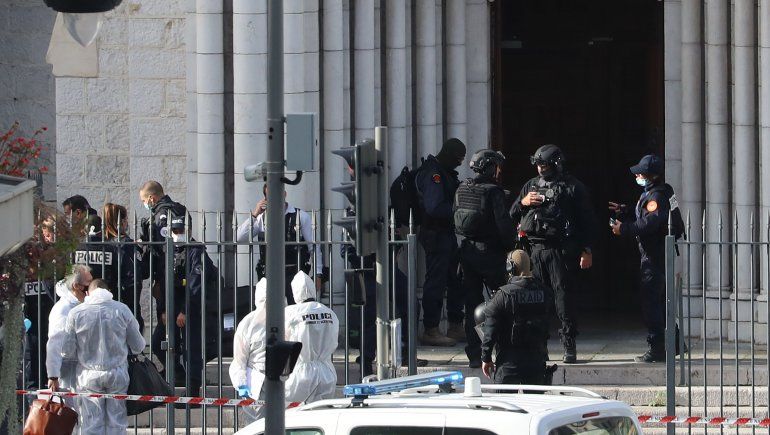 Horror en Niza: entró a la iglesia y degolló a tres personas