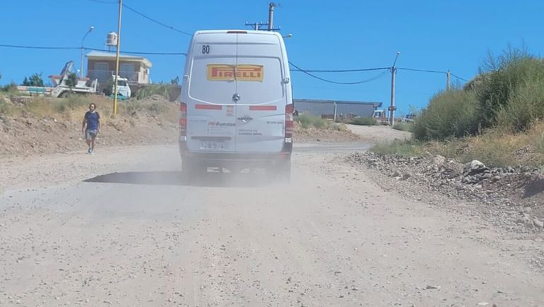 Vecinos se quejan por los trabajos mal hechos en la calle del autódromo