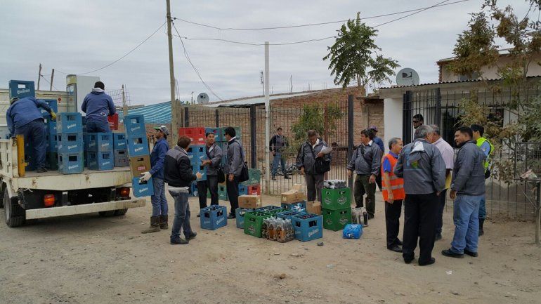 Allanaron un casa y decomisaron más de 400 litros de alcohol