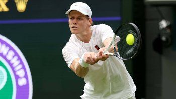 El sufrido y accidentado debut de Jannik Sinner en Wimbledon y el lunes negro para los argentinos. El sufrido y accidentado debut de Jannik Sinner en Wimbledon y el lunes negro para los argentinos.