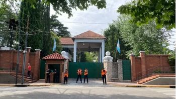 Conmoción por el soldado que apareció muerto en la Quinta de Olivos. Conmoción por el soldado que apareció muerto en la Quinta de Olivos.