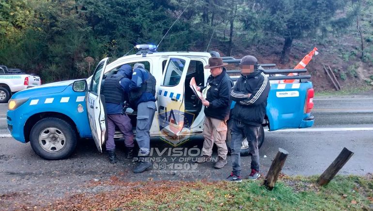 Engancharon a pescadores furtivos con salmones en río Correntoso
