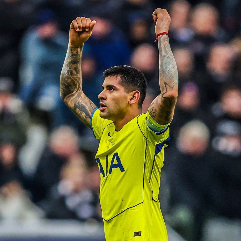 El Cuti Romero metió un gol agónico de chilena y festejó con el topo gigio.