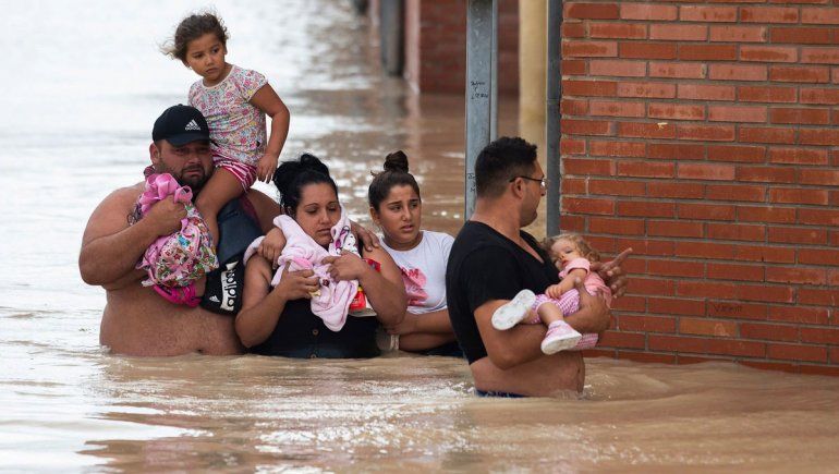 Más de 1700 personas evacuadas en España