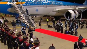 la seleccion aterrizo en ezeiza y esta de vuelta en el pais la seleccion aterrizo en ezeiza y esta de vuelta en el pais