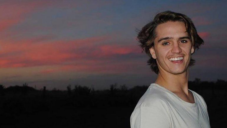 Manejaba borracho, chocó y murieron dos amigos: el video