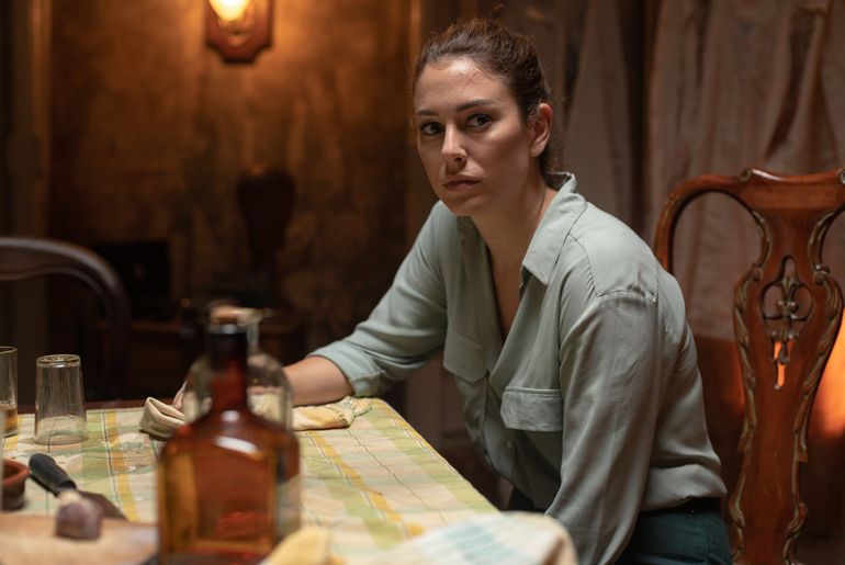 La trama de Jaguar se centra en Isabel Riaza (Blanca Suárez), joven española que logró sobrevivir al campo de exterminio de Mauthausen. La trama de Jaguar se centra en Isabel Riaza (Blanca Suárez), joven española que logró sobrevivir al campo de exterminio de Mauthausen.