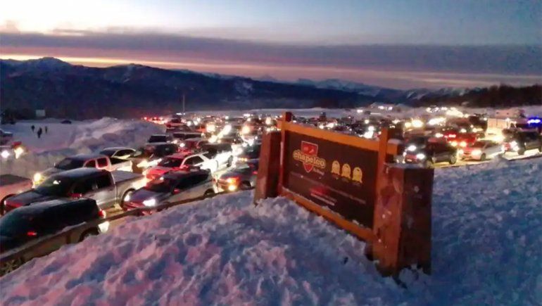 Chapelco colapsó de autos: Hay una saturación récord