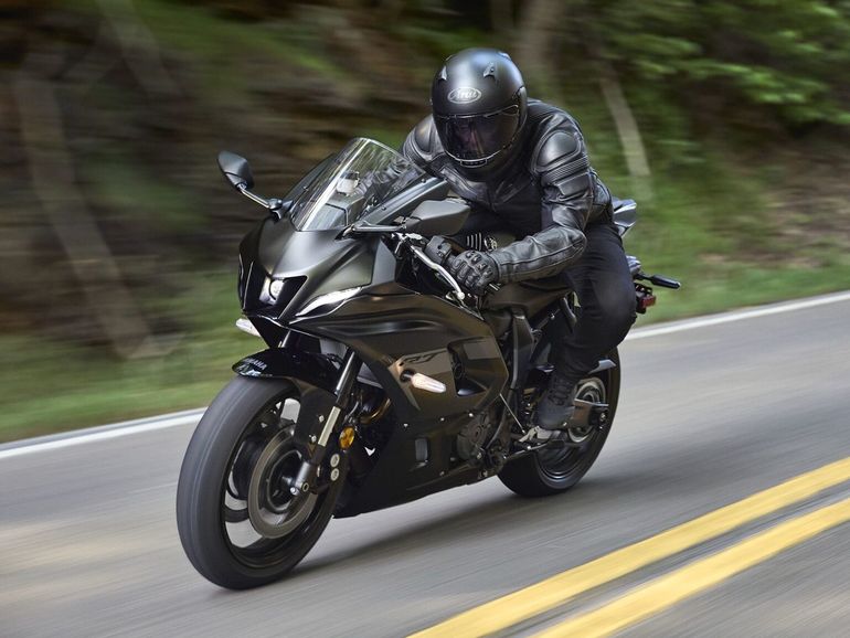 Yamaha R7. Yamaha R7.