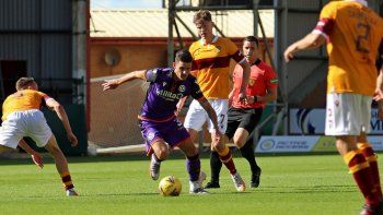 triunfa en europa pero extrana las canchitas neuquinas, armar los arcos con las piedras triunfa en europa pero extrana las canchitas neuquinas, armar los arcos con las piedras