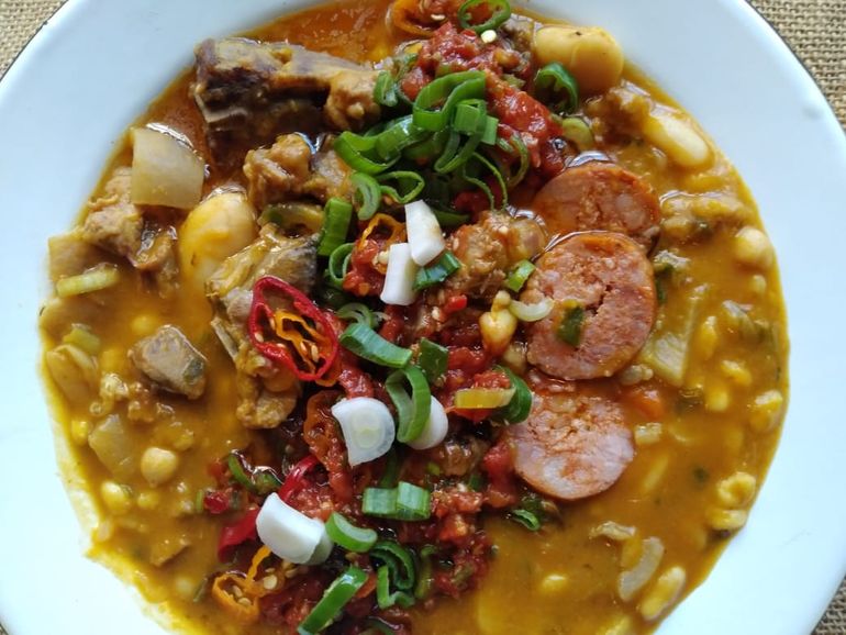 El locro se impone como plato para disfrutar el 1° de mayo. El locro se impone como plato para disfrutar el 1° de mayo.