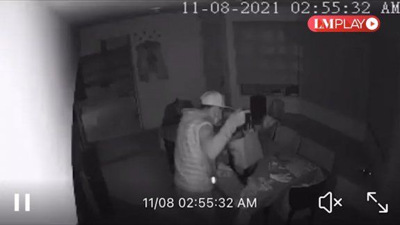 Así entra a robar un ladrón a una vivienda del Barrio Belgrano