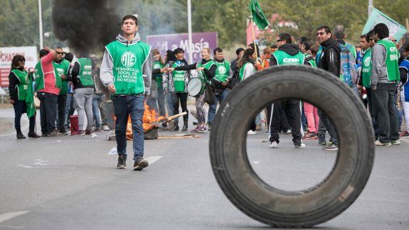 Una protesta en Río Negro perjudicó el tránsito en los puentes