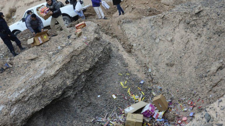 Destruyeron dos mil kilos de pirotecnia ilegal secuestrada en operativos