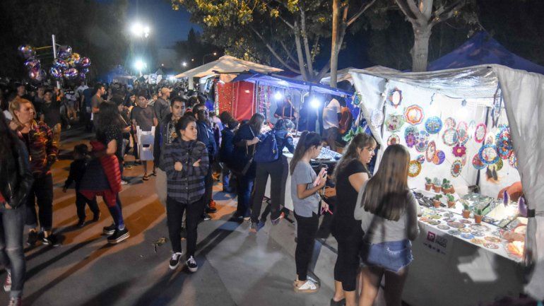 Los puestos de artesanías y productos regionales tuvieron floja actividad.&nbsp;