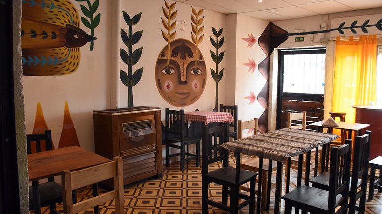 El bodegón Cae Babylon queda en Santiago del Estero 16. El bodegón Cae Babylon queda en Santiago del Estero 16.