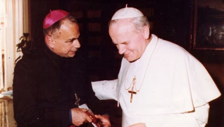 Monse&ntilde;or Jaime de Nevares con el papa Juan Pablo II
