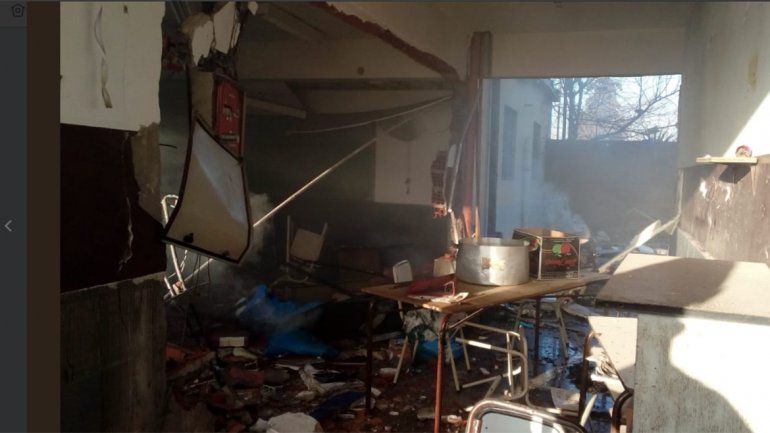Explosión en una escuela: murió la vicedirectora y un auxiliar