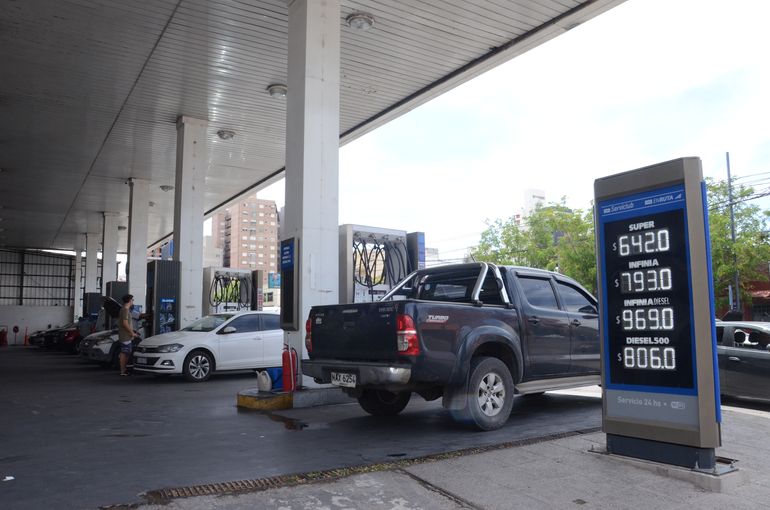 Primera suba del combustible en 2024: cuánto sale llenar el tanque