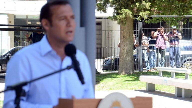 A los gritos, ATE quiso interrumpir un acto de Gutiérrez