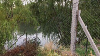exigen retirar un alambrado que impide llegar al rio neuquen exigen retirar un alambrado que impide llegar al rio neuquen
