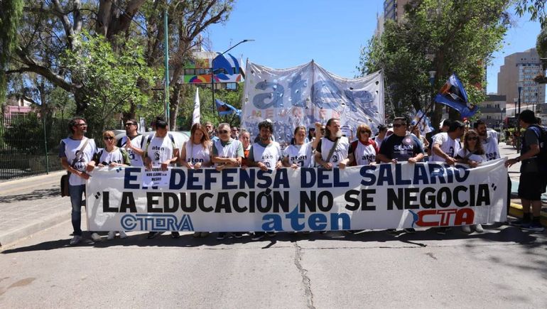 La última marcha de Marcelo Guagliardo al frente de ATEN: dijo que la negociación es muy compleja